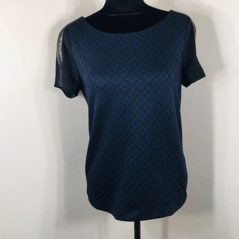 Dana Buchman Geo Print with Zipped Sleeves Small